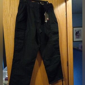 Mens 5.11 Tactical Pants Large Short #74280 Black Teflon Relaxed Fit  Inseam 28